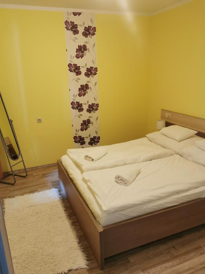 Szabó Apartman Sárvár Exterior foto