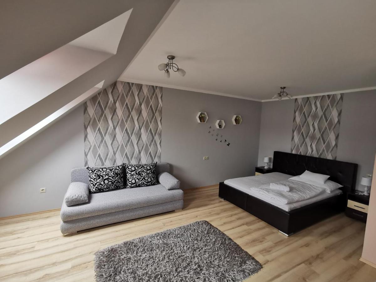 Szabó Apartman Sárvár Exterior foto